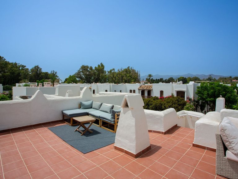 Apartment for Sale in New Golden Mile, Malaga 17