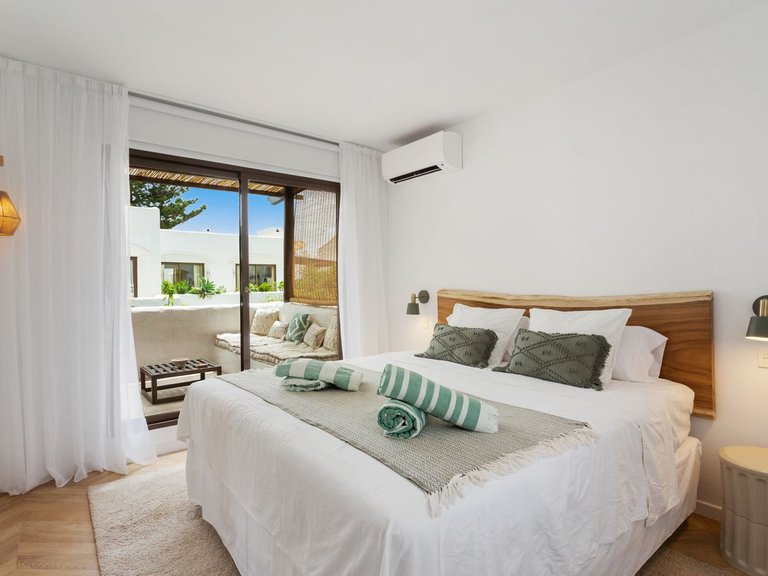 Apartment for Sale in New Golden Mile, Malaga 2