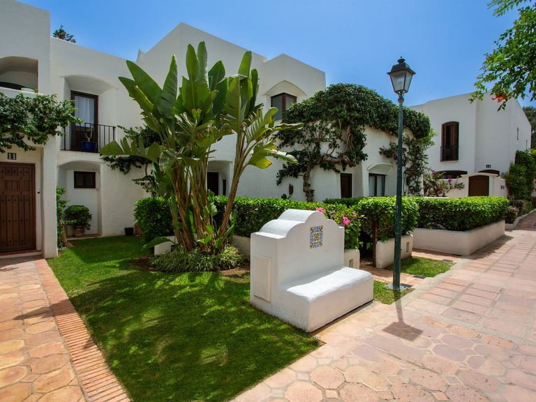 Apartment for Sale in New Golden Mile, Malaga 22