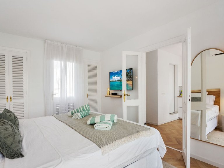 Apartment for Sale in New Golden Mile, Malaga 3