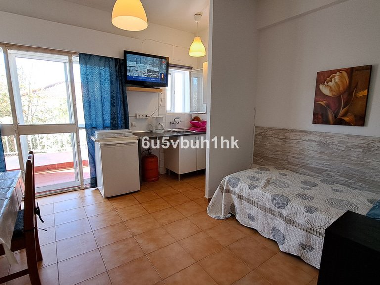 Villa for Sale in Málaga, Malaga 28