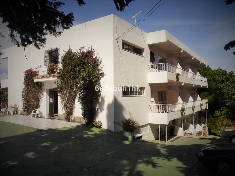 Villa for Sale in Málaga, Malaga 4