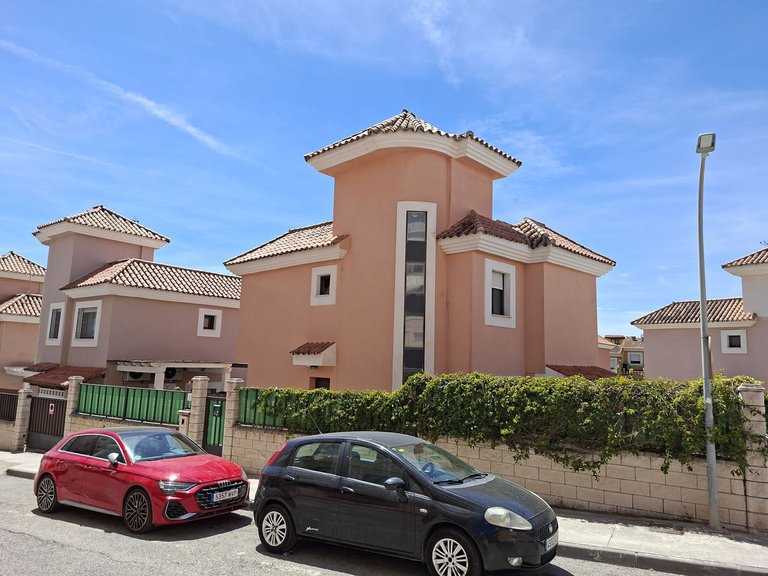 Villa for Sale in San Luis De Sabinillas, Malaga 1
