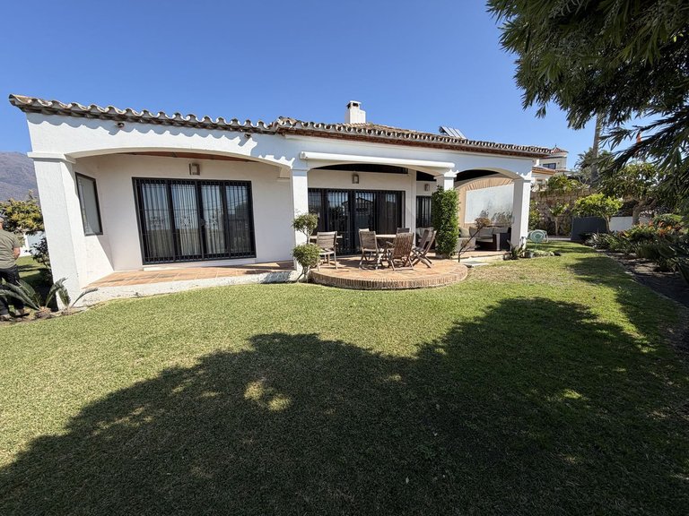 Villa for Sale in Estepona, Malaga 1