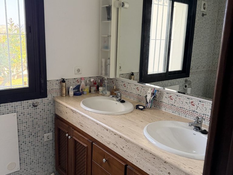 Villa for Sale in Estepona, Malaga 6