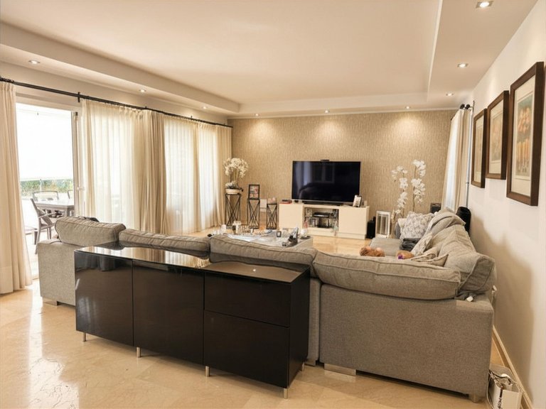 Villa for Sale in Estepona, Malaga 10