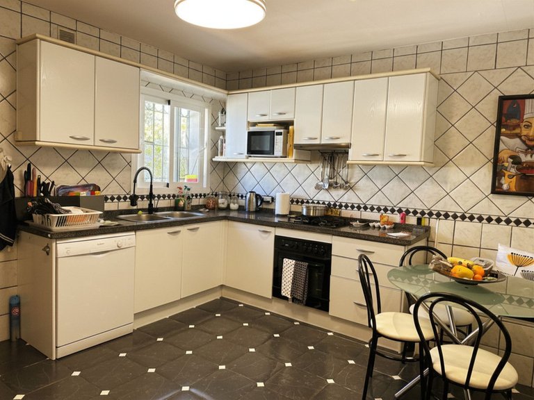 Villa for Sale in Estepona, Malaga 13