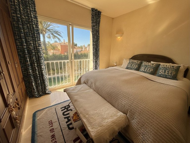 Villa for Sale in Estepona, Malaga 18
