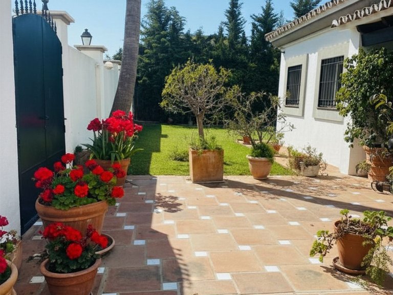 Villa for Sale in Estepona, Malaga 5