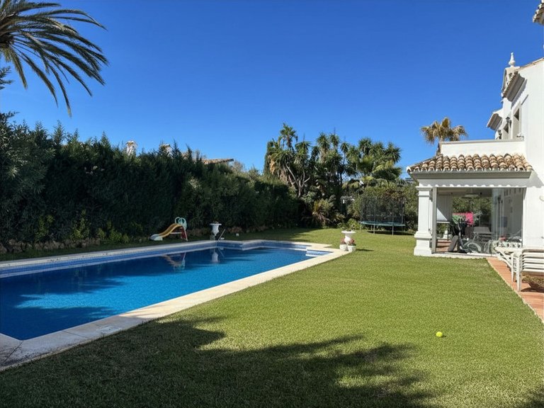 Villa for Sale in Estepona, Malaga 8