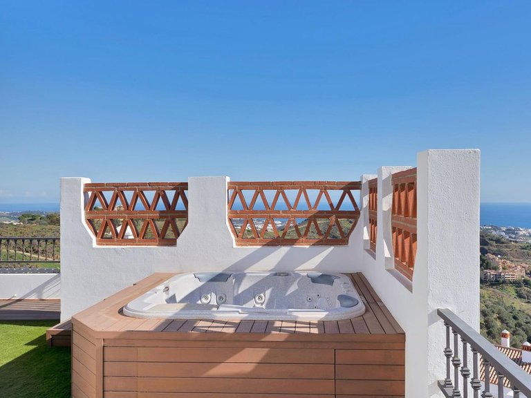Apartment for Sale in Calahonda, Malaga 28