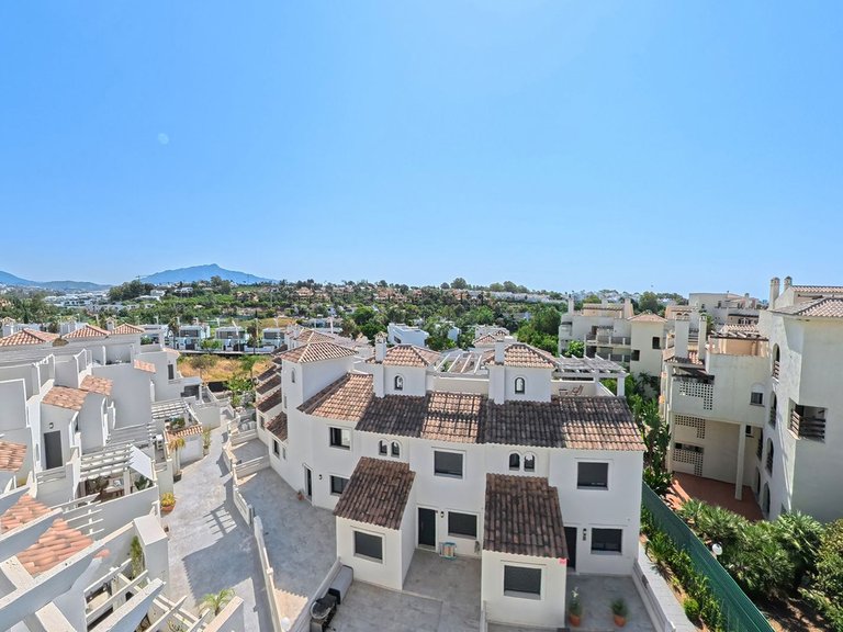 Villa for Sale in Estepona, Malaga 1