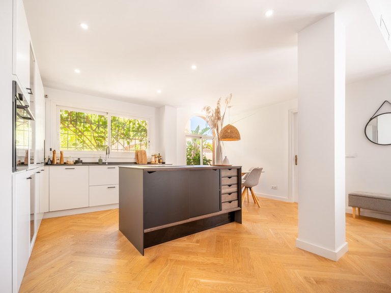 Apartment for Sale in Nueva Andalucía, Malaga 19
