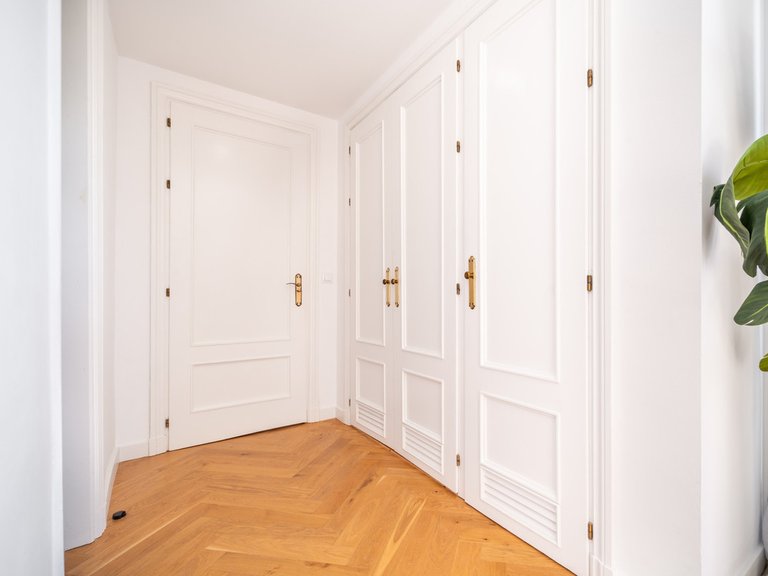 Apartment for Sale in Nueva Andalucía, Malaga 22