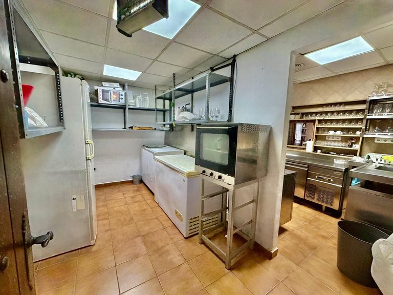 Commercial for Sale in Arroyo De La Miel, Malaga 16