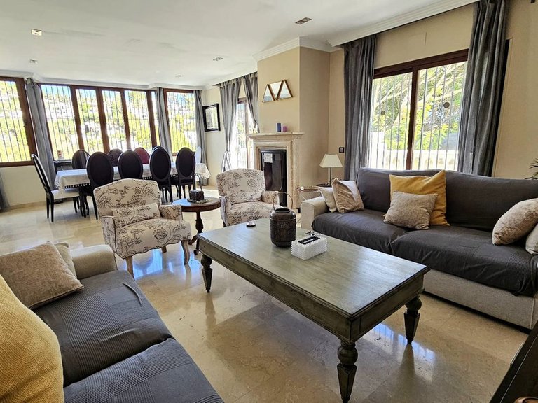Villa for Sale in Inland Sierrezuela, Malaga 45