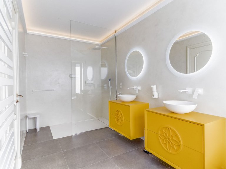 Villa for Sale in Estepona, Malaga 11