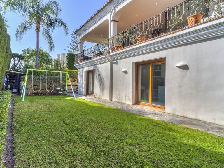 Villa for Sale in Estepona, Malaga 21