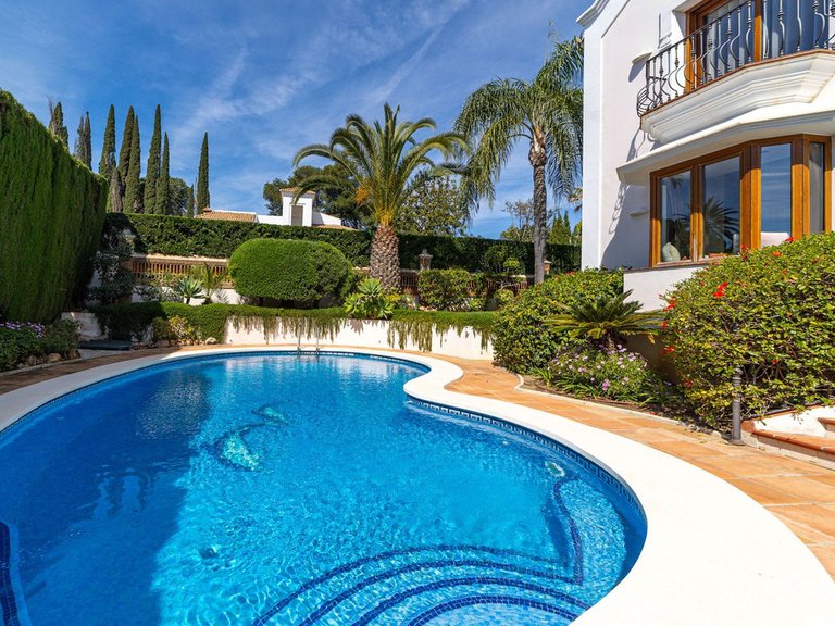 Villa for Sale in Estepona, Malaga 31