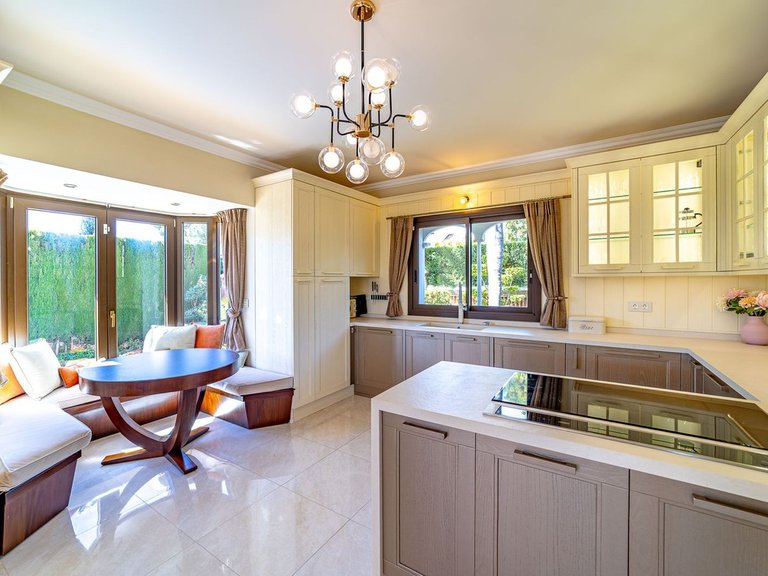 Villa for Sale in Estepona, Malaga 33