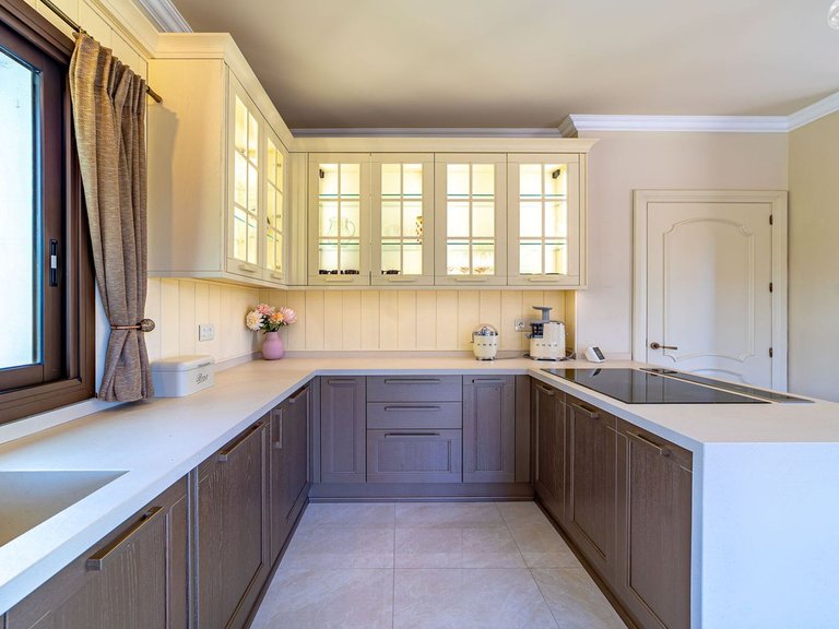 Villa for Sale in Estepona, Malaga 36
