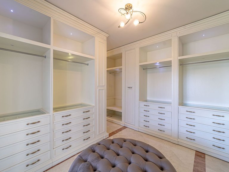 Villa for Sale in Estepona, Malaga 39