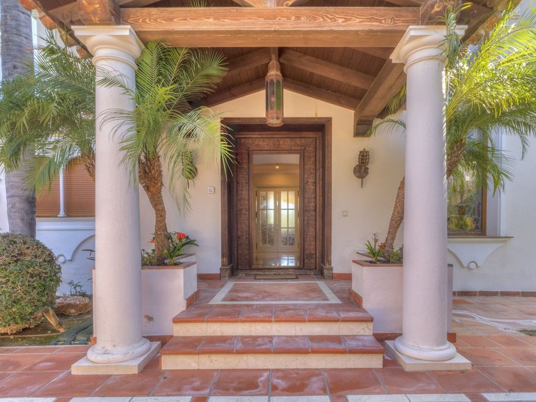Villa for Sale in Estepona, Malaga 4