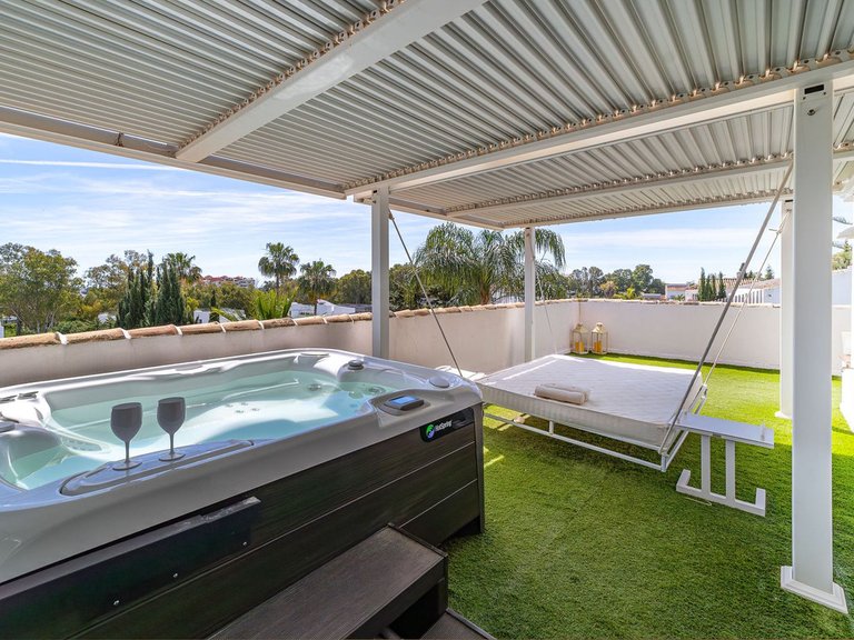 Villa for Sale in Estepona, Malaga 40