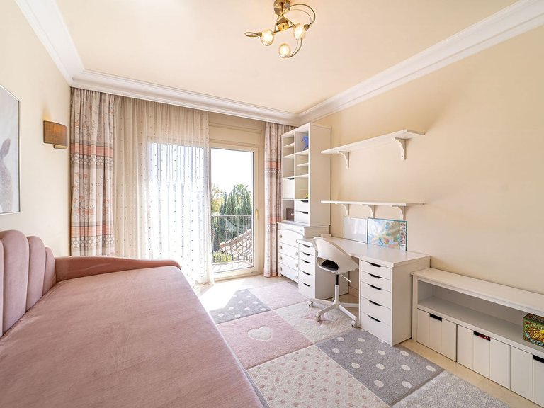Villa for Sale in Estepona, Malaga 42