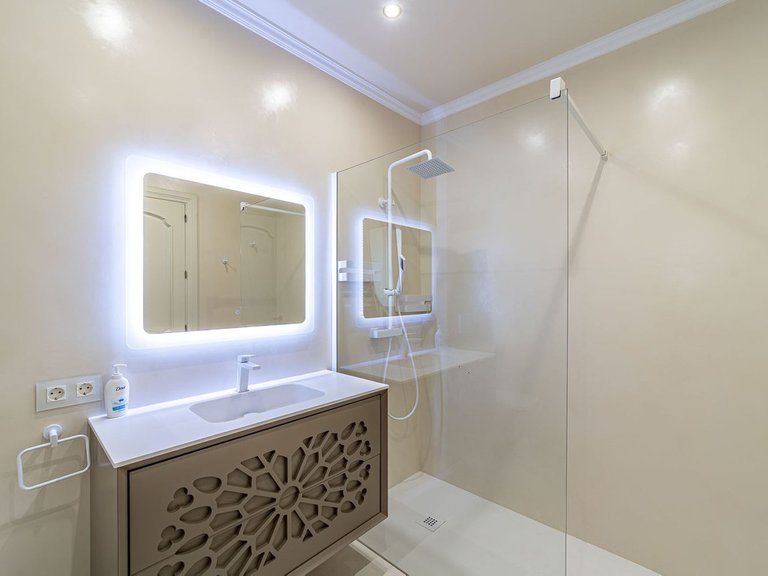 Villa for Sale in Estepona, Malaga 44