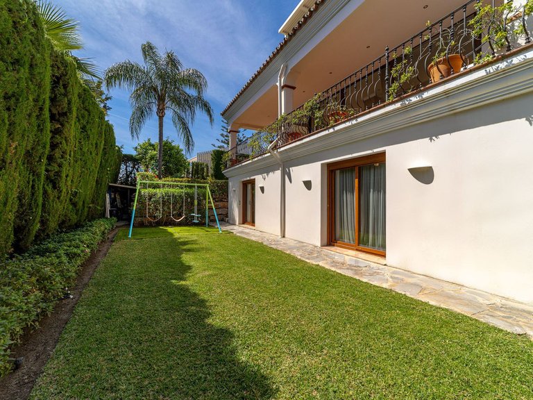 Villa for Sale in Estepona, Malaga 50