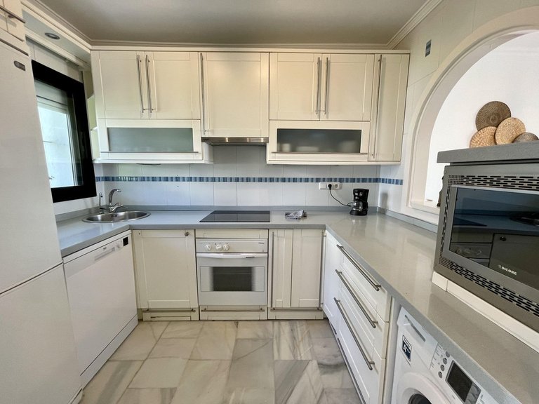 Villa for Sale in Calahonda, Malaga 9