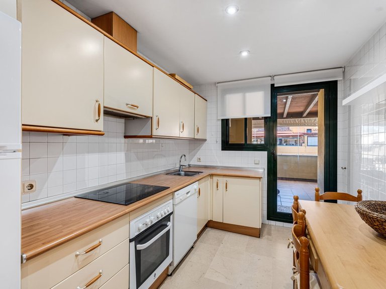 Apartment for Sale in San Pedro De Alcántara, Malaga 12