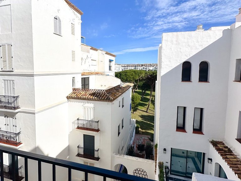 Apartment for Sale in Puerto Banús, Malaga 9
