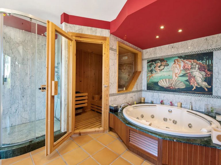 Villa for Sale in Estepona, Malaga 22