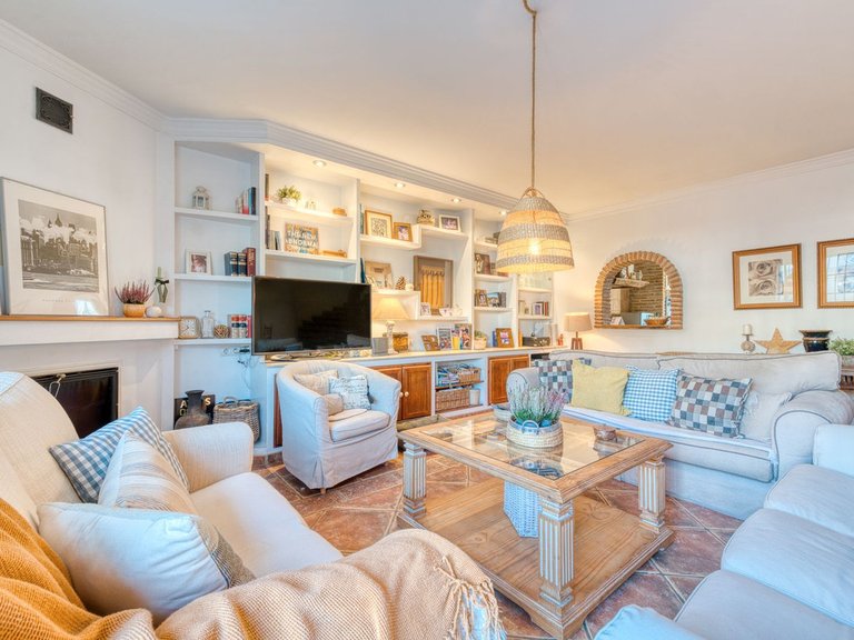 Villa for Sale in Los Boliches, Malaga 1