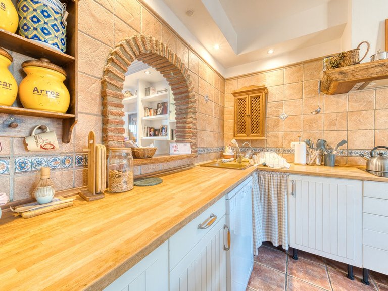 Villa for Sale in Los Boliches, Malaga 10