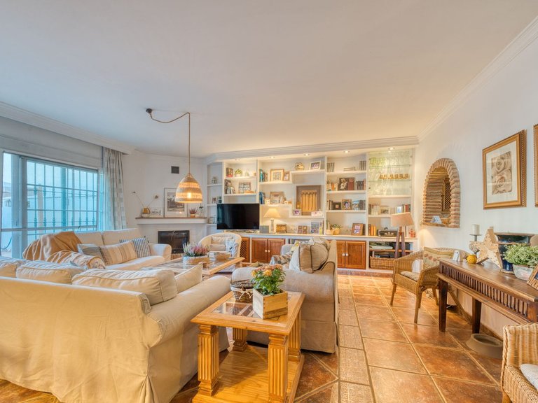 Villa for Sale in Los Boliches, Malaga 12
