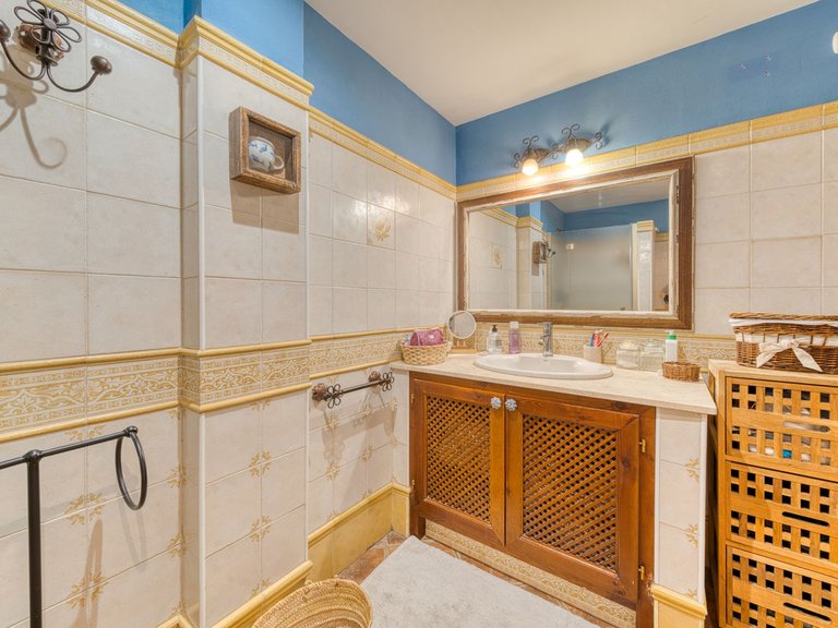 Villa for Sale in Los Boliches, Malaga 30