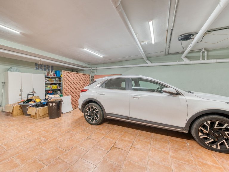 Villa for Sale in Los Boliches, Malaga 38