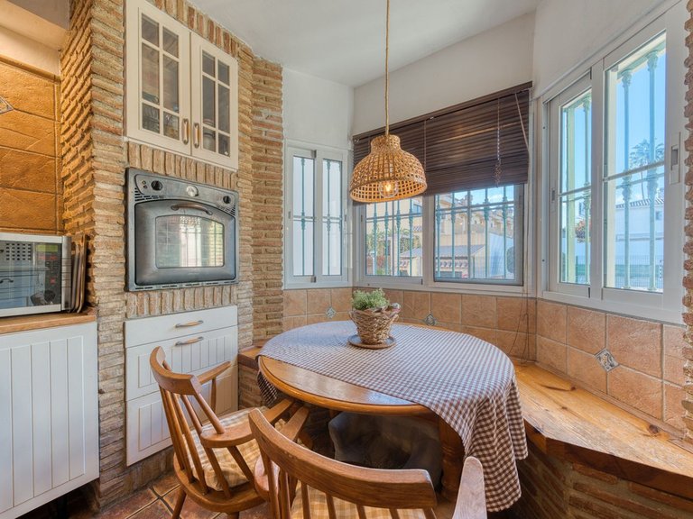Villa for Sale in Los Boliches, Malaga 6