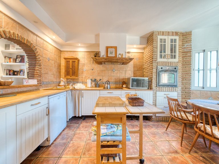 Villa for Sale in Los Boliches, Malaga 8