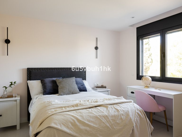 Villa for Sale in La Quinta, Malaga 13