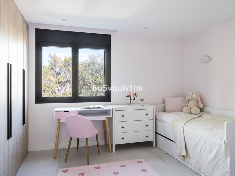 Villa for Sale in La Quinta, Malaga 18