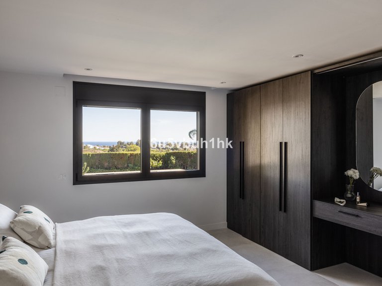 Villa for Sale in La Quinta, Malaga 19