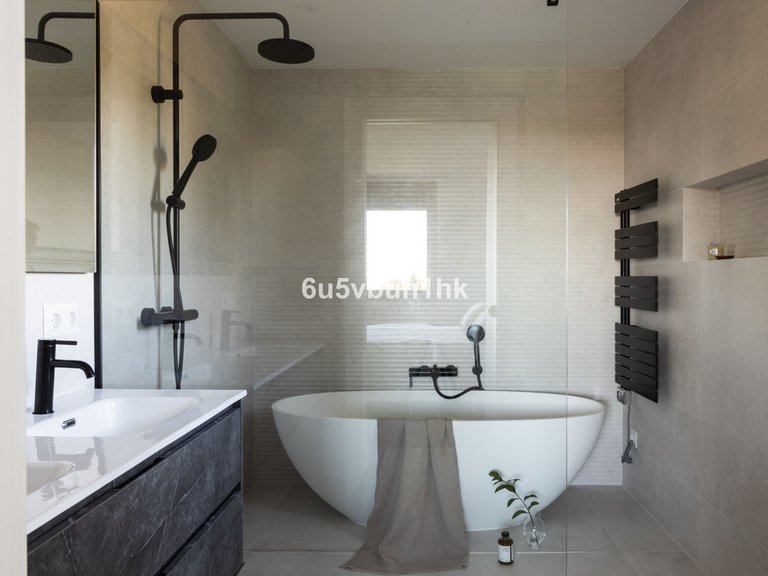 Villa for Sale in La Quinta, Malaga 23