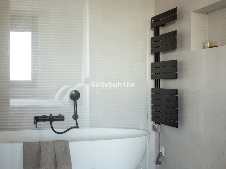 Villa for Sale in La Quinta, Malaga 24