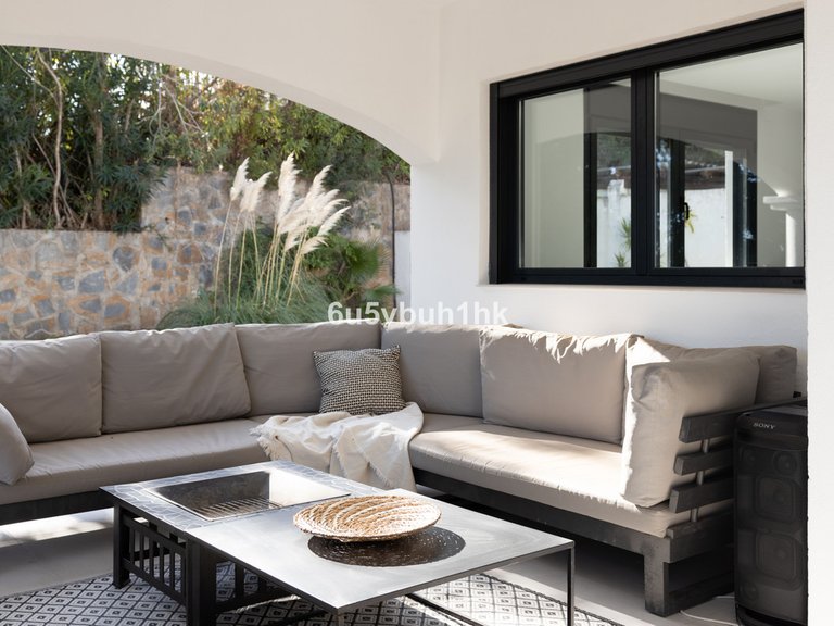 Villa for Sale in La Quinta, Malaga 30