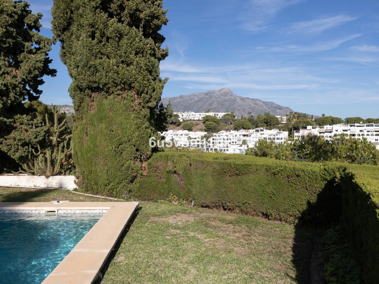 Villa for Sale in La Quinta, Malaga 31