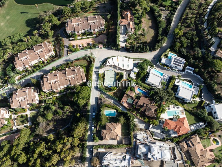 Villa for Sale in La Quinta, Malaga 35